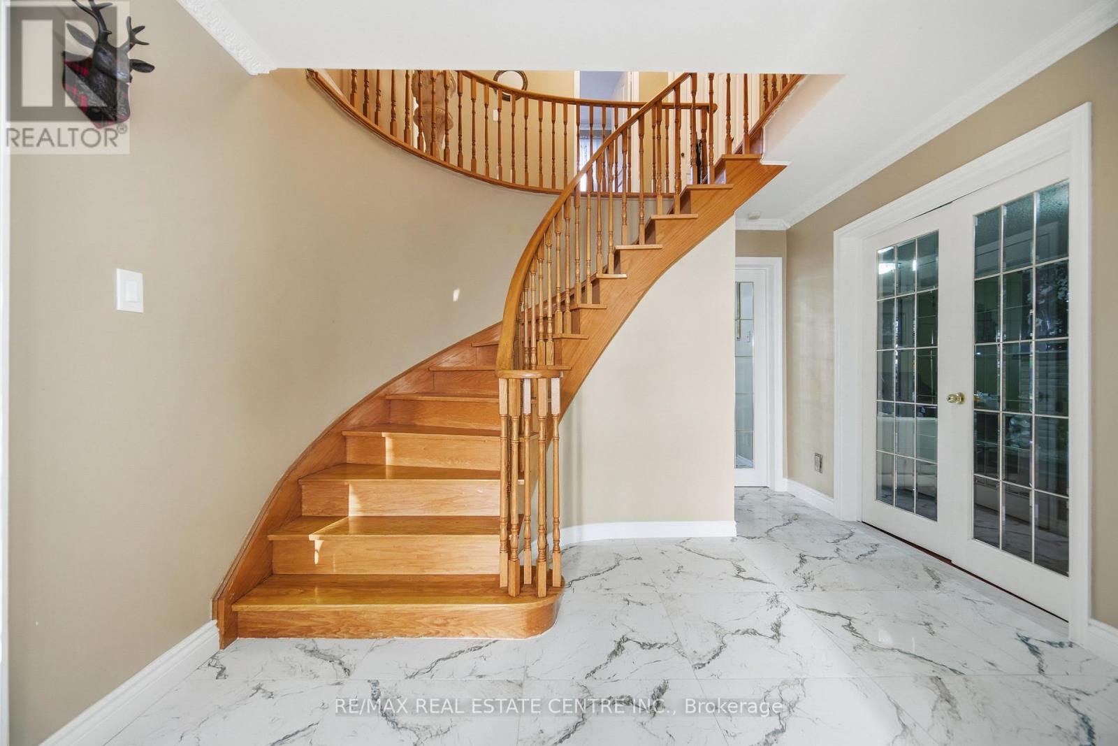 2555 Cynara Road, Mississauga, Ontario  L5B 2R5 - Photo 6 - W12770386