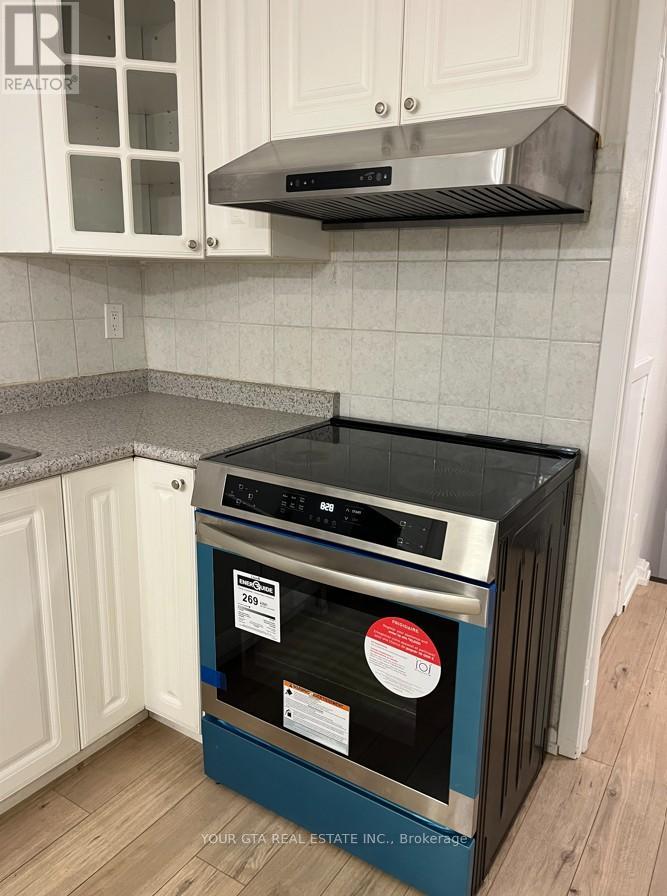 Upper - 1867 Sandgate Crescent, Mississauga, Ontario  L5J 2E7 - Photo 11 - W12770394