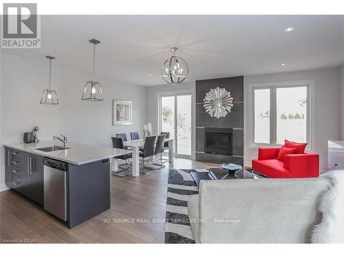 62 - 499 Sophia Crescent, London North, Ontario  N6G 0X9 - Photo 3 - X12770412