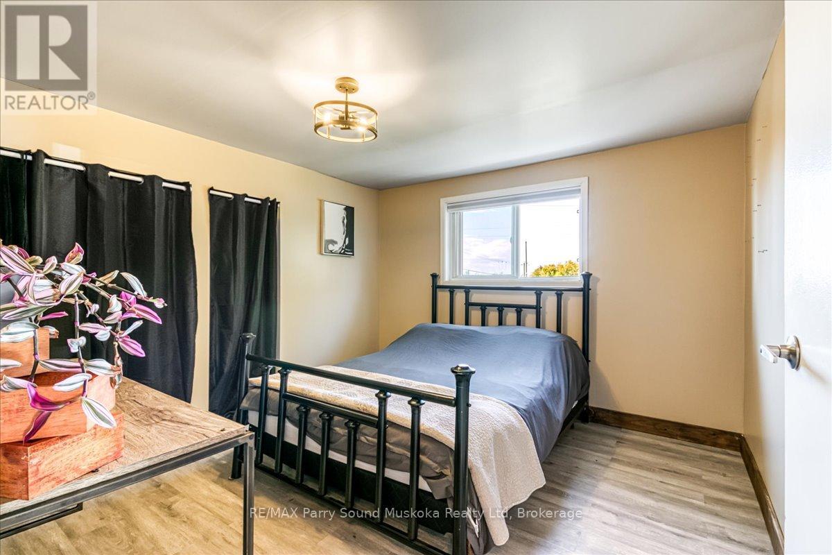 216 Arthur Street, West Nipissing, Ontario  P2B 1E7 - Photo 22 - X12770434