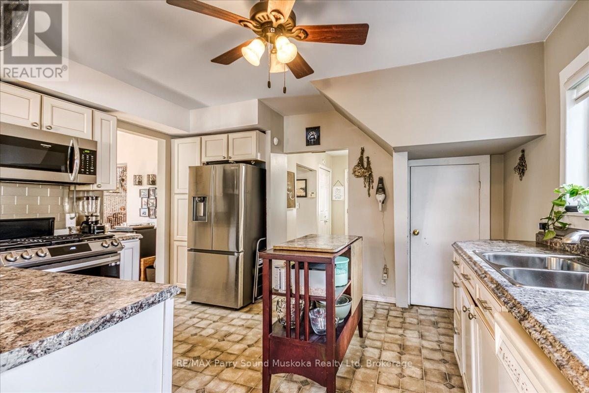 216 Arthur Street, West Nipissing, Ontario  P2B 1E7 - Photo 6 - X12770434