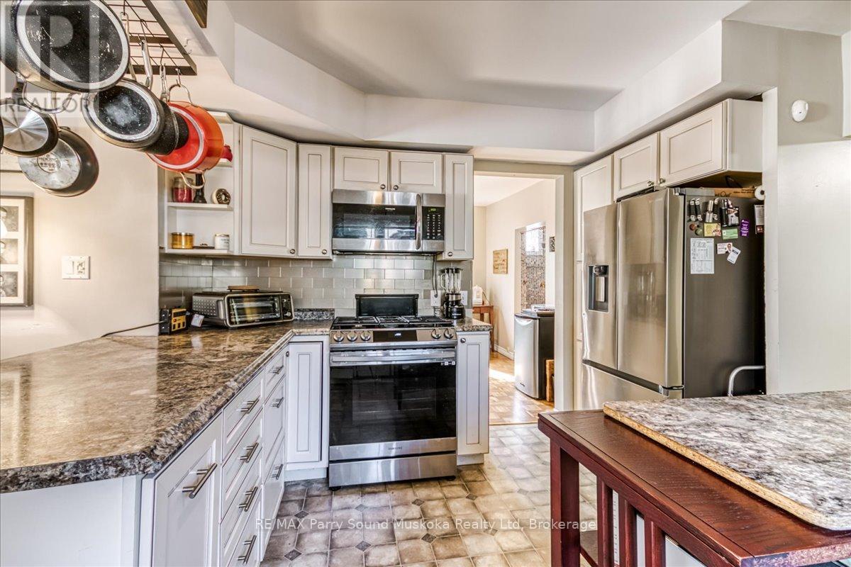 216 Arthur Street, West Nipissing, Ontario  P2B 1E7 - Photo 7 - X12770434