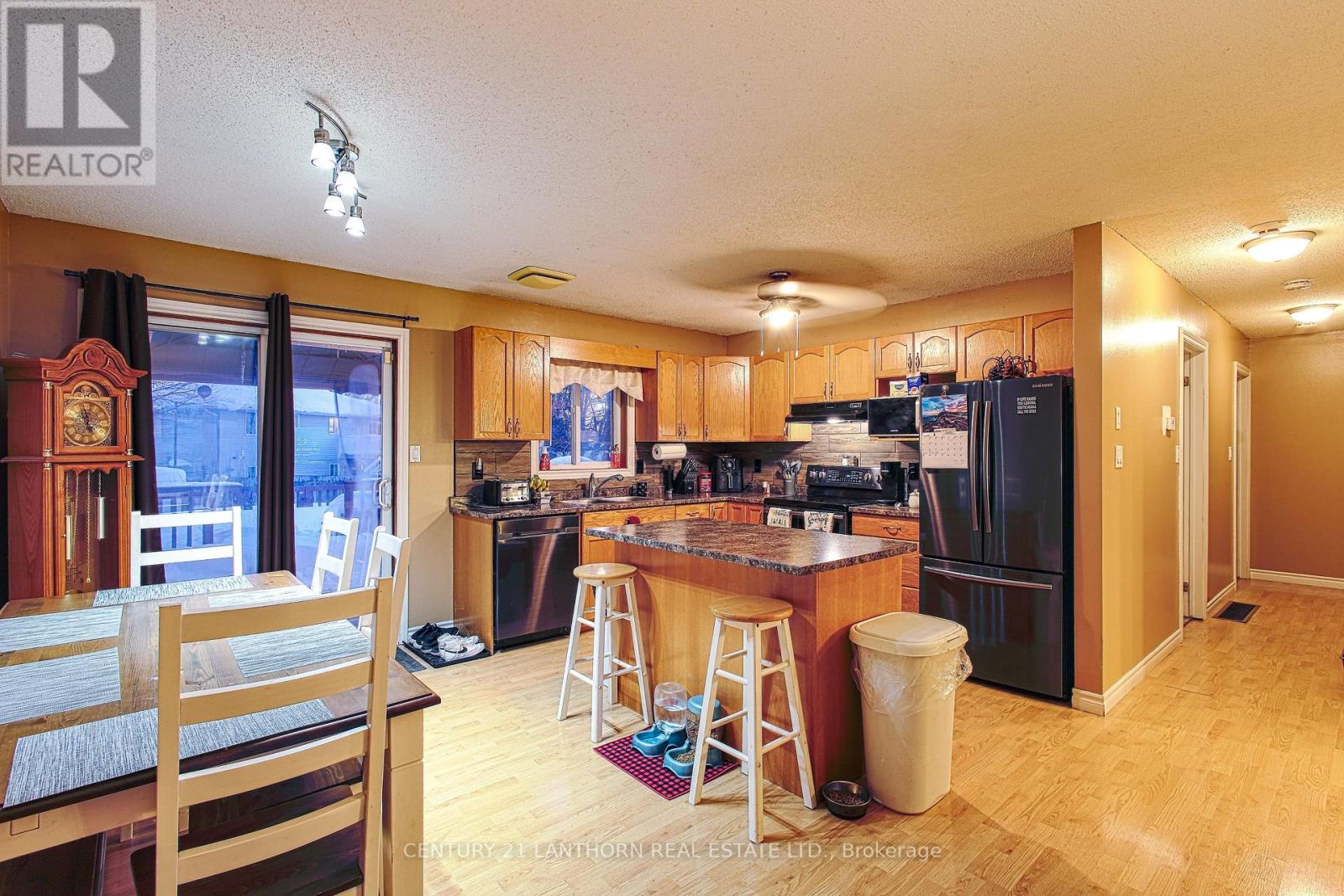 15 Birch Street, Quinte West (Trenton Ward), Ontario  K8V 1Y8 - Photo 5 - X12770454