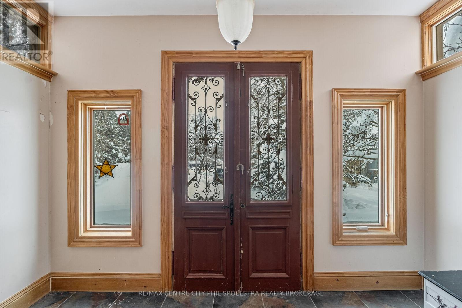 8548 Wellington Road, Mapleton, Ontario  N0G 2K0 - Photo 25 - X12770474