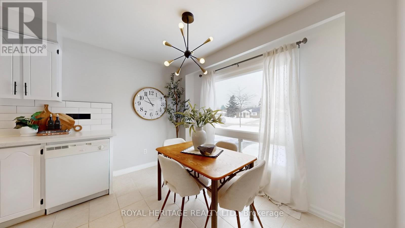 8 Burden Crescent, Ajax (South West), Ontario  L1T 3T8 - Photo 14 - E12770442