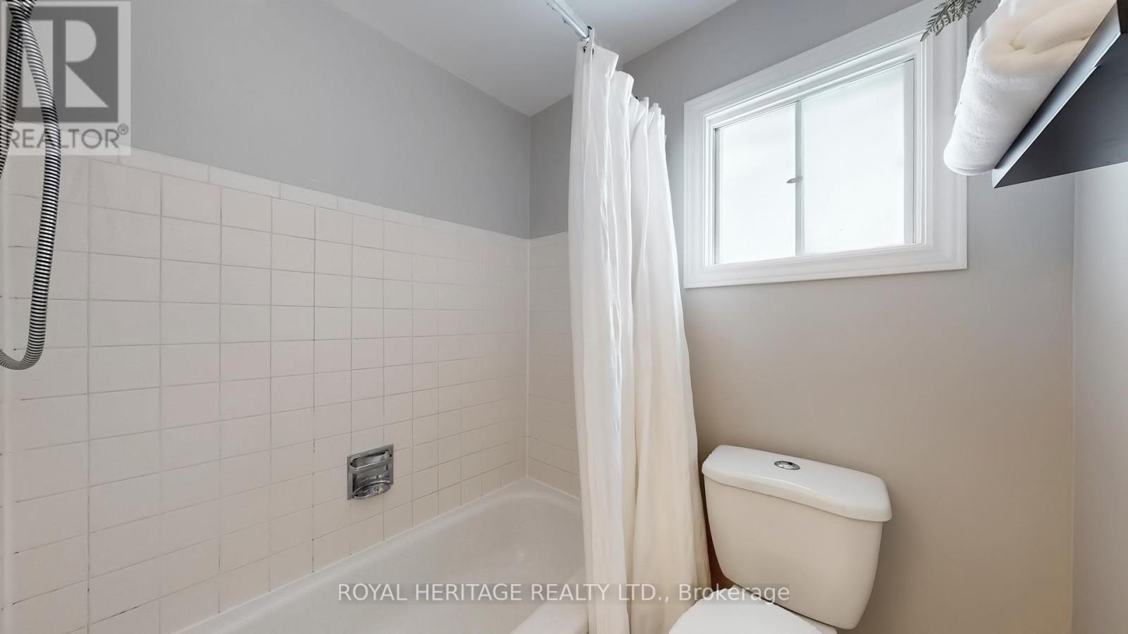 8 Burden Crescent, Ajax (South West), Ontario  L1T 3T8 - Photo 23 - E12770442