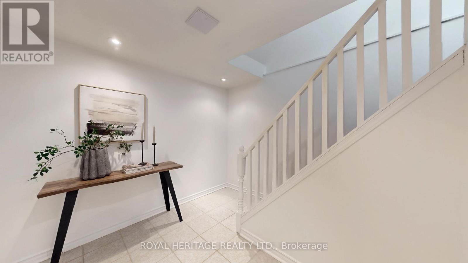 8 Burden Crescent, Ajax (South West), Ontario  L1T 3T8 - Photo 34 - E12770442