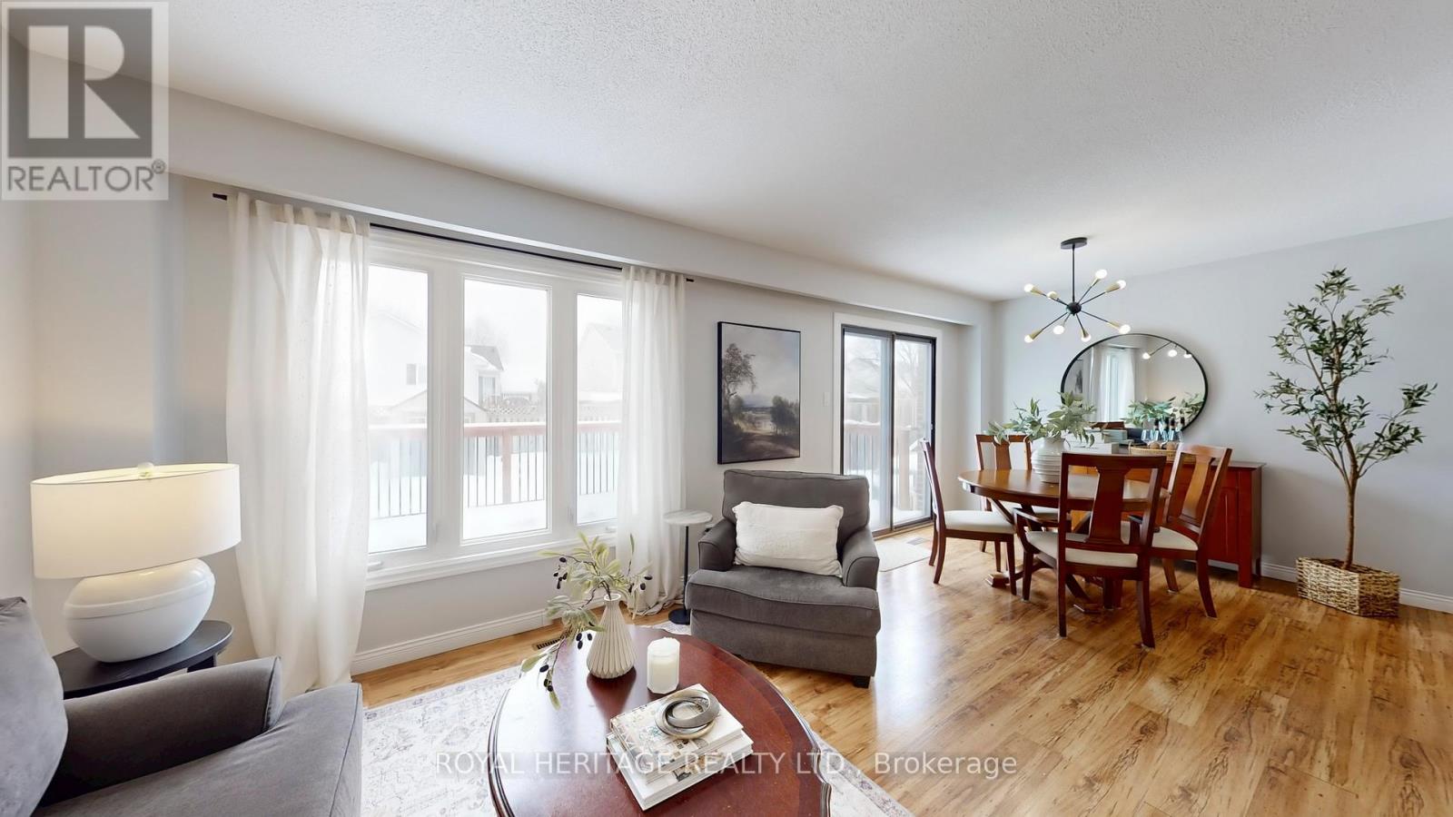 8 Burden Crescent, Ajax (South West), Ontario  L1T 3T8 - Photo 4 - E12770442