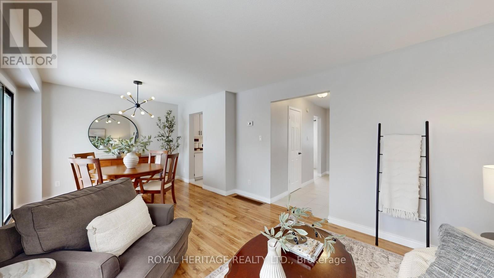 8 Burden Crescent, Ajax (South West), Ontario  L1T 3T8 - Photo 5 - E12770442