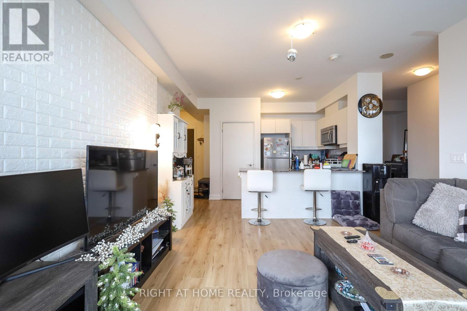 3105 - 2910 Highway 7 Avenue, Vaughan, Ontario  L4K 0H8 - Photo 12 - N12770440