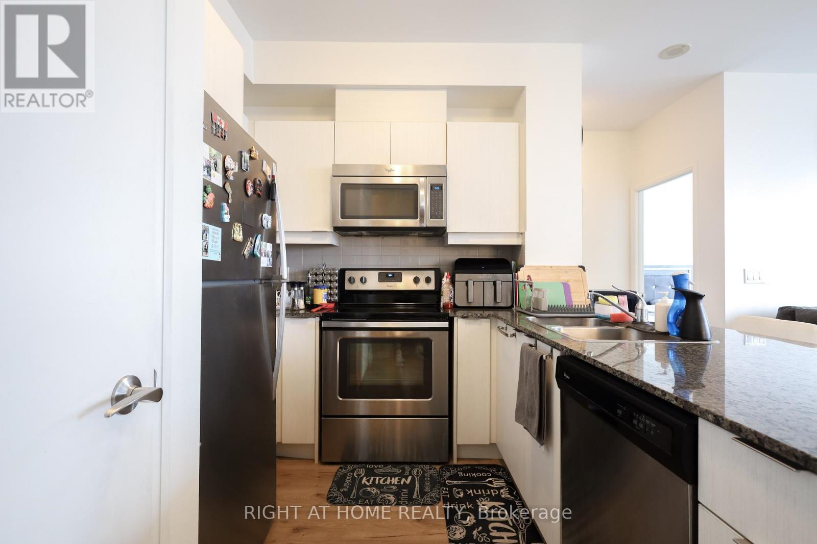 3105 - 2910 Highway 7 Avenue, Vaughan, Ontario  L4K 0H8 - Photo 6 - N12770440