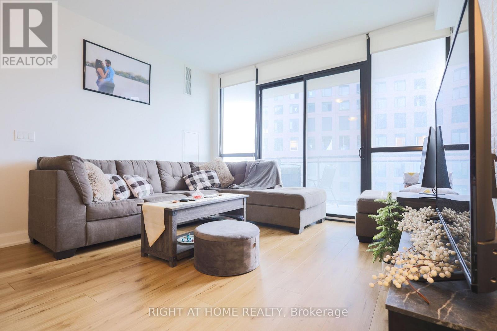 3105 - 2910 Highway 7 Avenue, Vaughan, Ontario  L4K 0H8 - Photo 9 - N12770440