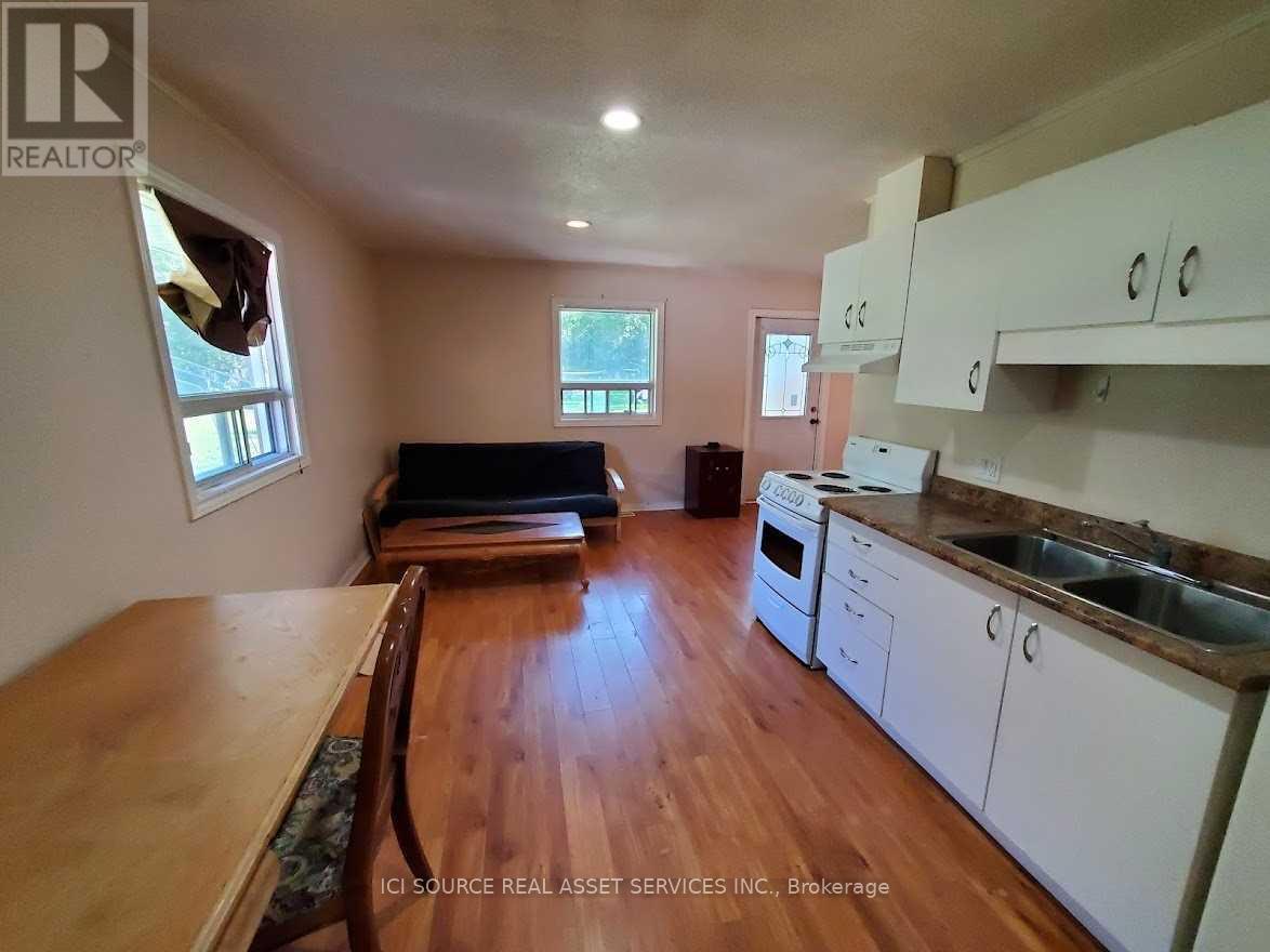 Main Fl Unit - 20437 Yonge Street, East Gwillimbury, Ontario  L9N 1N8 - Photo 10 - N12770446