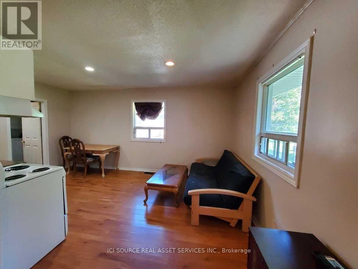 Main Fl Unit - 20437 Yonge Street, East Gwillimbury, Ontario  L9N 1N8 - Photo 11 - N12770446