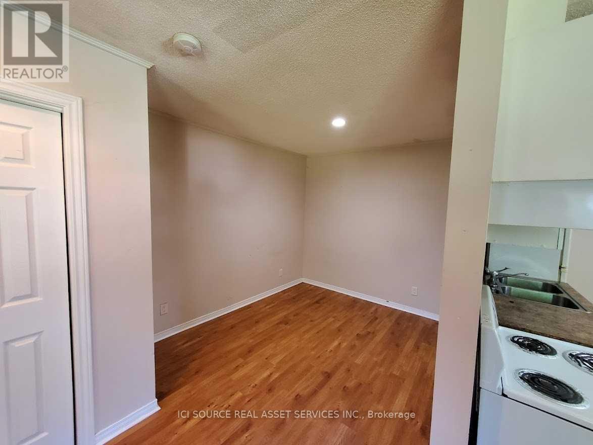 Main Fl Unit - 20437 Yonge Street, East Gwillimbury, Ontario  L9N 1N8 - Photo 2 - N12770446