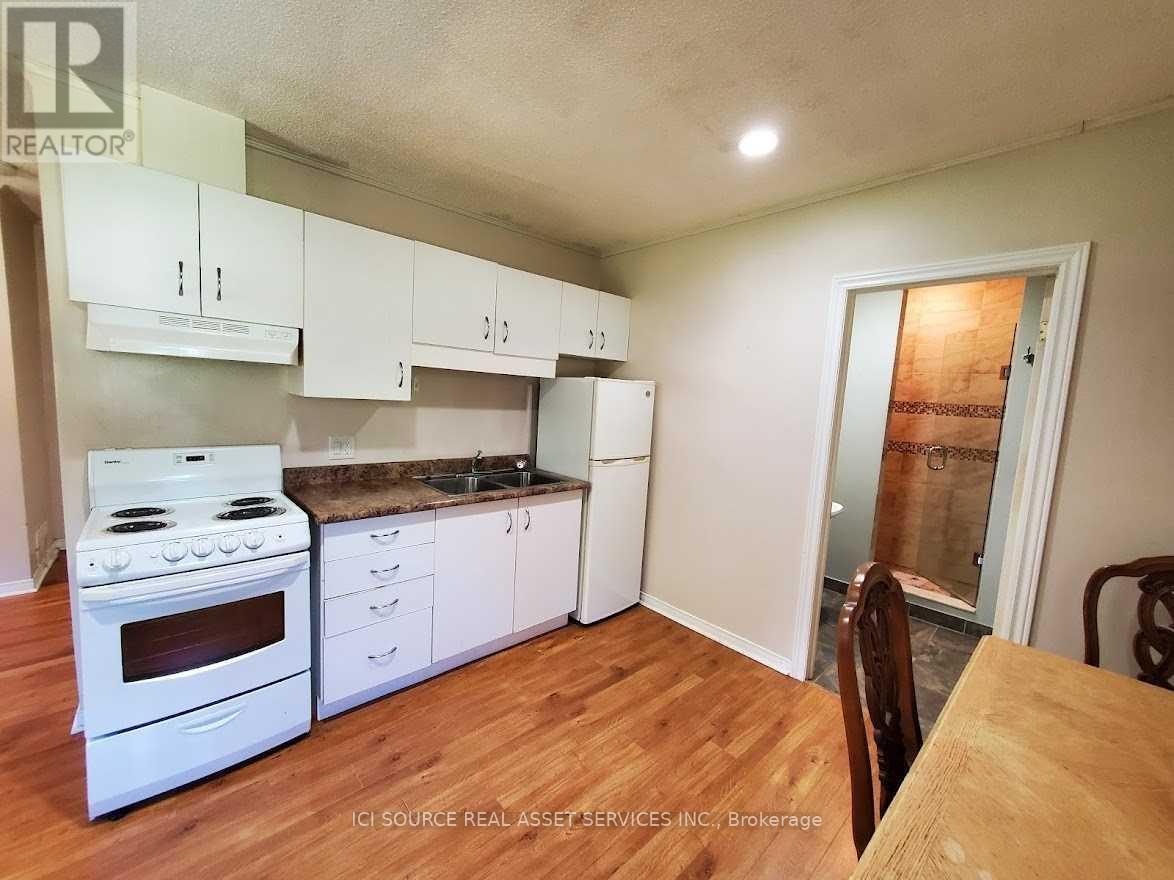 Main Fl Unit - 20437 Yonge Street, East Gwillimbury, Ontario  L9N 1N8 - Photo 7 - N12770446