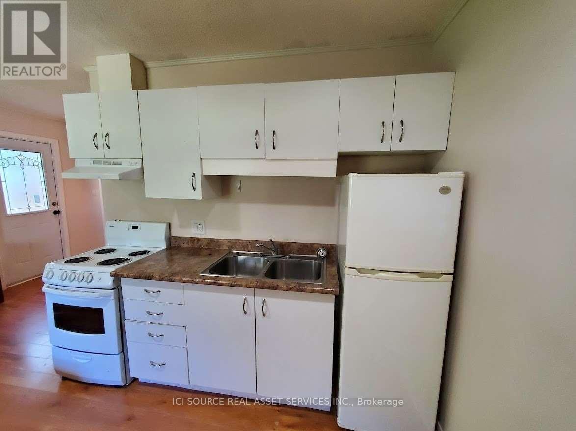 Main Fl Unit - 20437 Yonge Street, East Gwillimbury, Ontario  L9N 1N8 - Photo 8 - N12770446