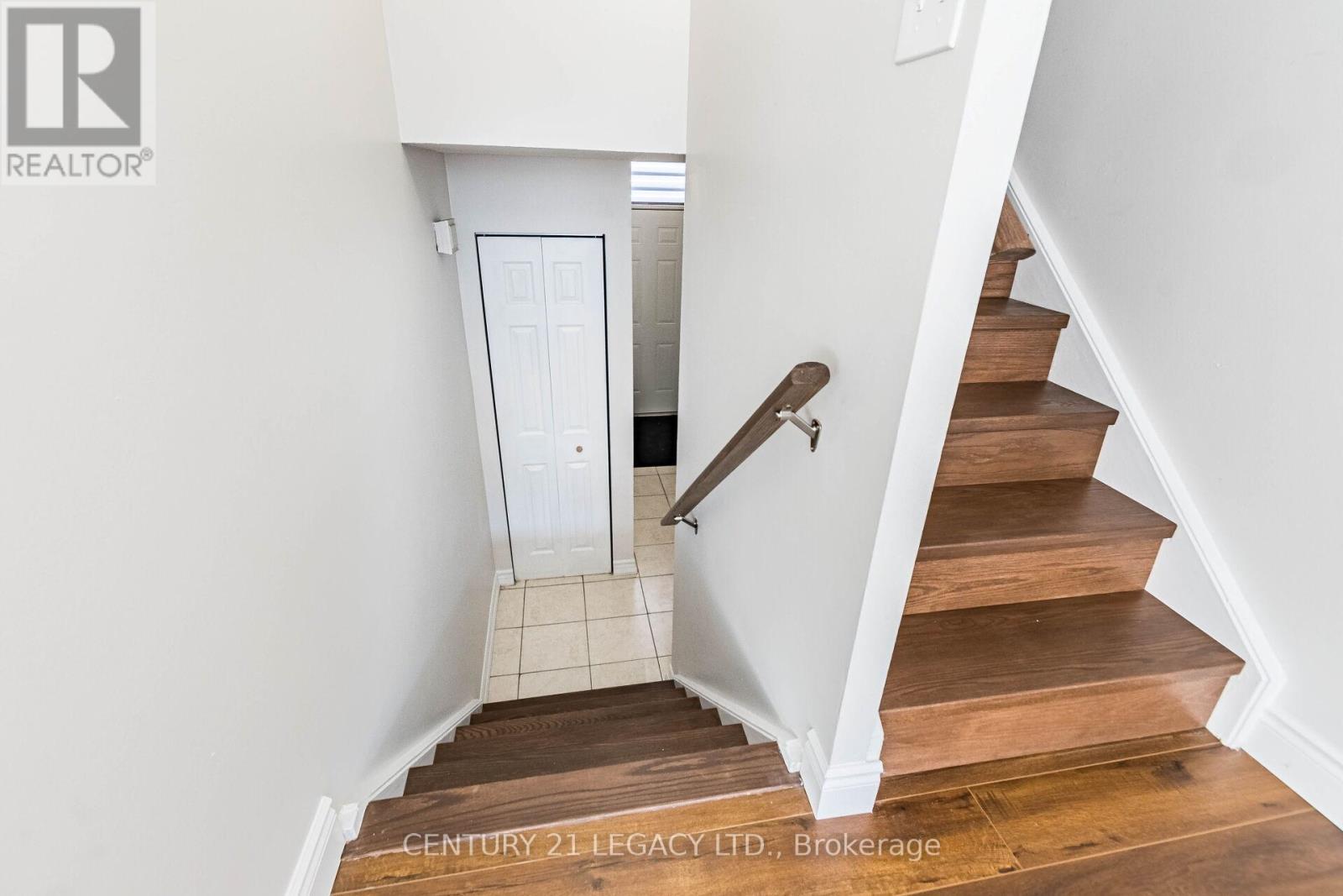 90 - 180 Mississauga Valley Boulevard, Mississauga (Mississauga Valleys), Ontario  L5A 3M2 - Photo 3 - W12770438