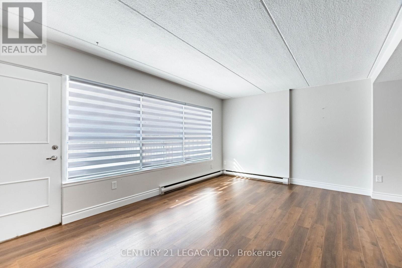 90 - 180 Mississauga Valley Boulevard, Mississauga (Mississauga Valleys), Ontario  L5A 3M2 - Photo 5 - W12770438