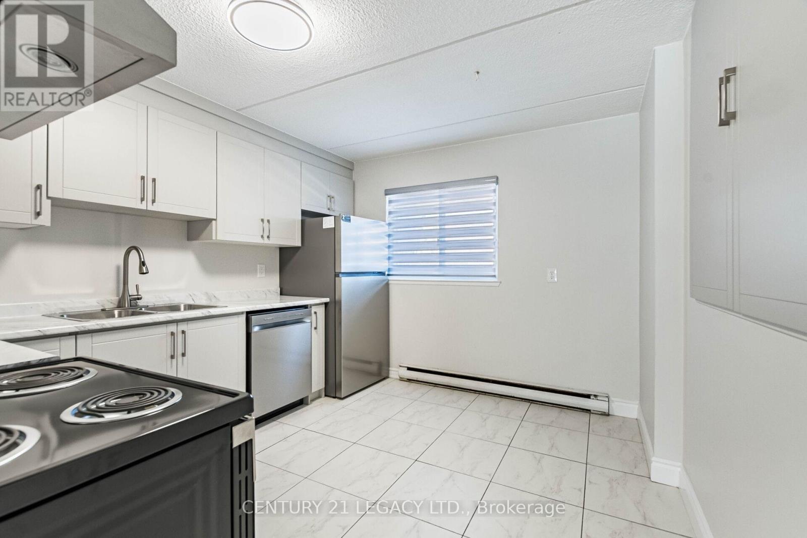 90 - 180 Mississauga Valley Boulevard, Mississauga (Mississauga Valleys), Ontario  L5A 3M2 - Photo 9 - W12770438