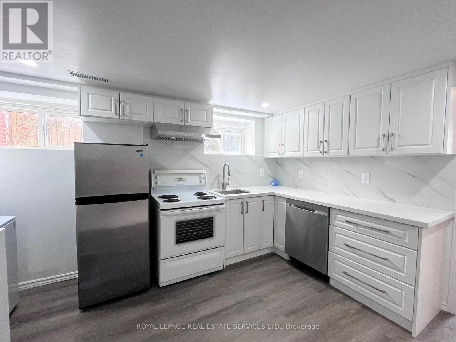 Lower - 2512 Harman Court, Mississauga (Clarkson), Ontario  L5J 1T8 - Photo 4 - W12770444