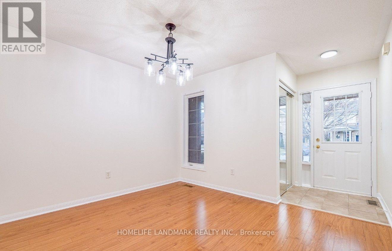 2507 Appalachain Drive, Oakville (Wm Westmount), Ontario  L6M 4S4 - Photo 4 - W12770460