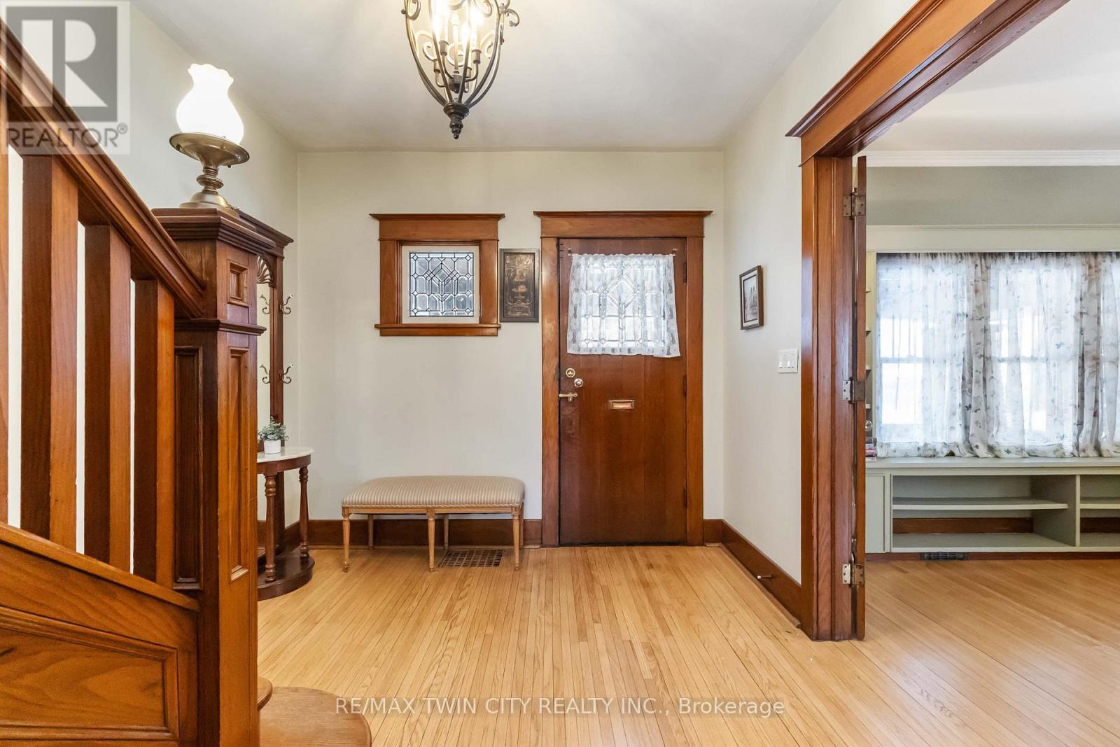 204 Brant Avenue, Brantford, Ontario  N3T 3H9 - Photo 5 - X12770432