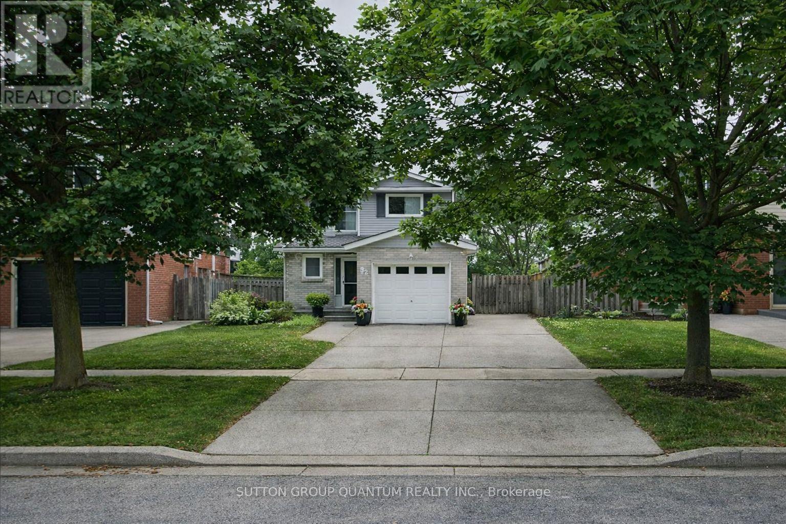 32 CAPRI STREET, thorold (confederation heights), Ontario