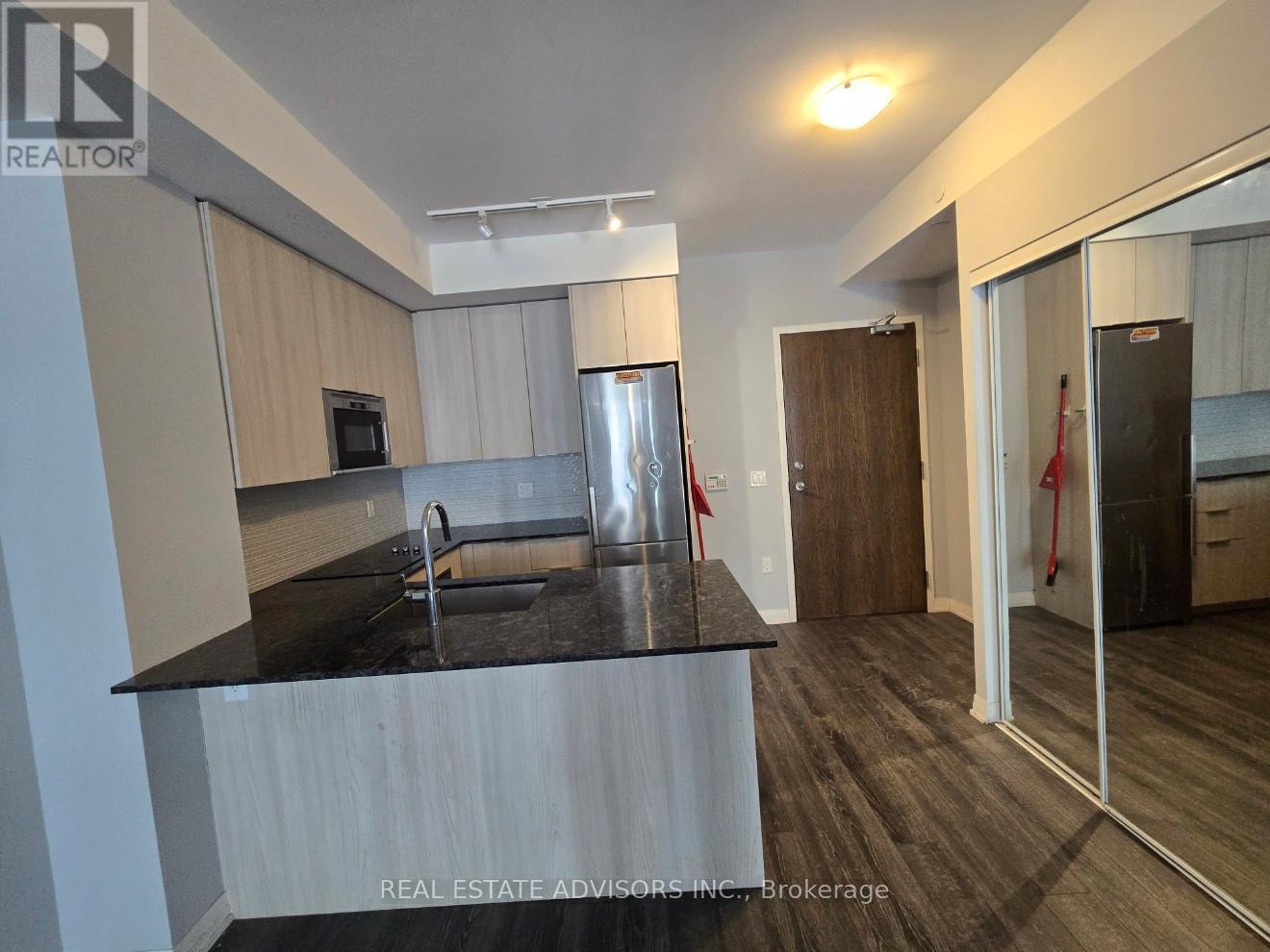 222 - 99 Eagle Rock Way, Vaughan, Ontario  L6A 5A7 - Photo 1 - N12762920