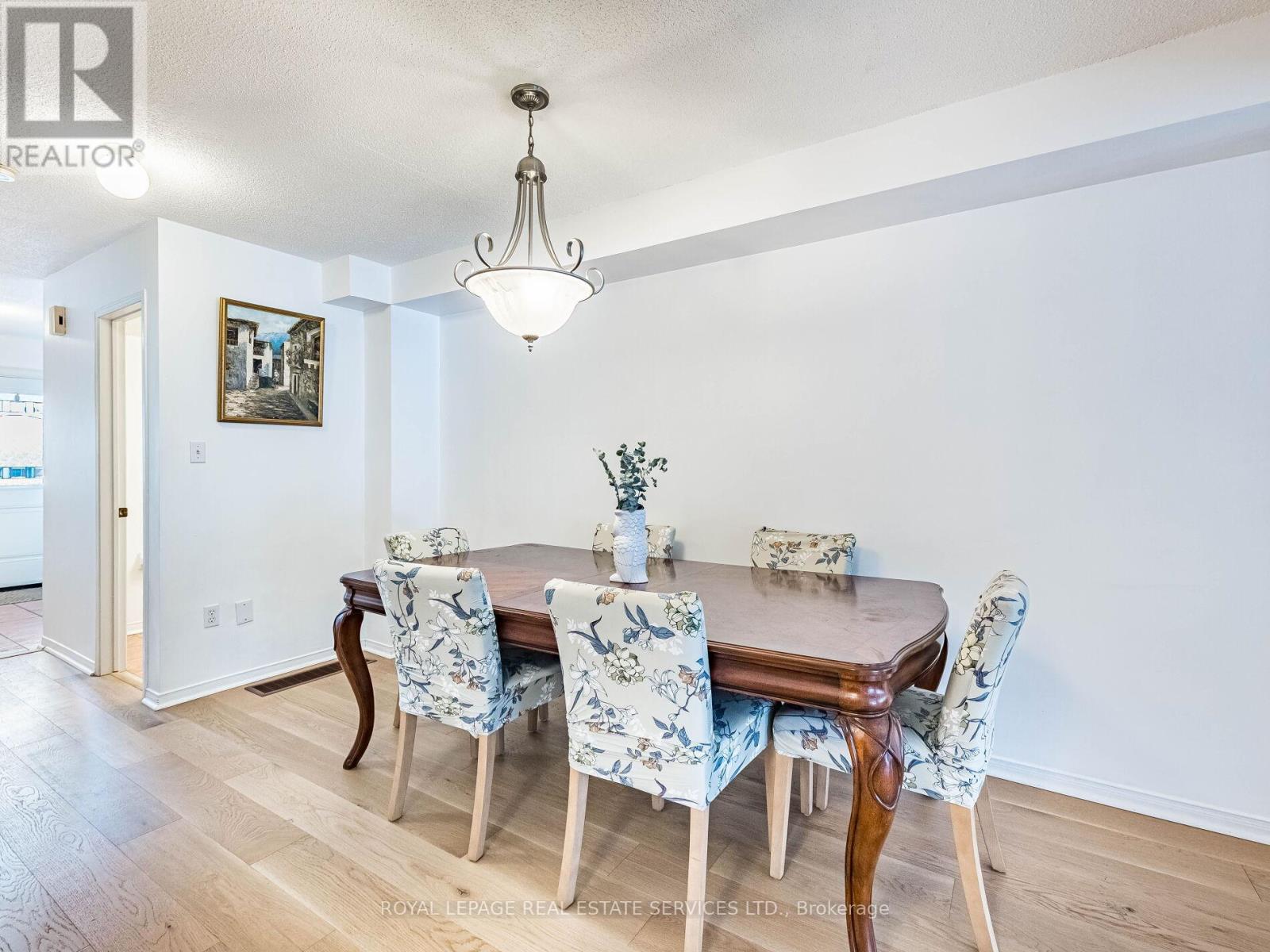 31 Berkindale Court, Brampton, Ontario  L6Y 5G1 - Photo 11 - W12752790