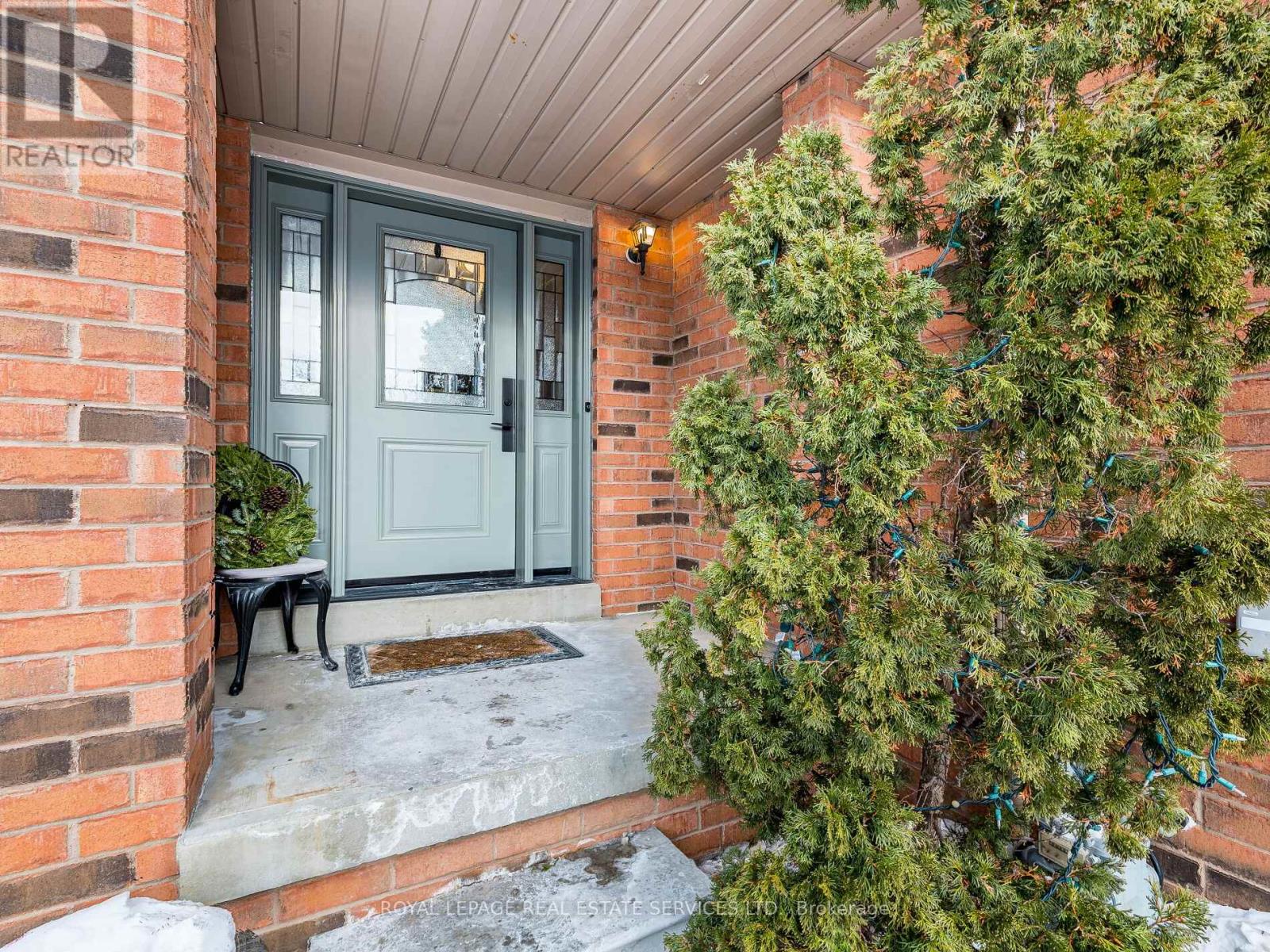 31 Berkindale Court, Brampton, Ontario  L6Y 5G1 - Photo 2 - W12752790
