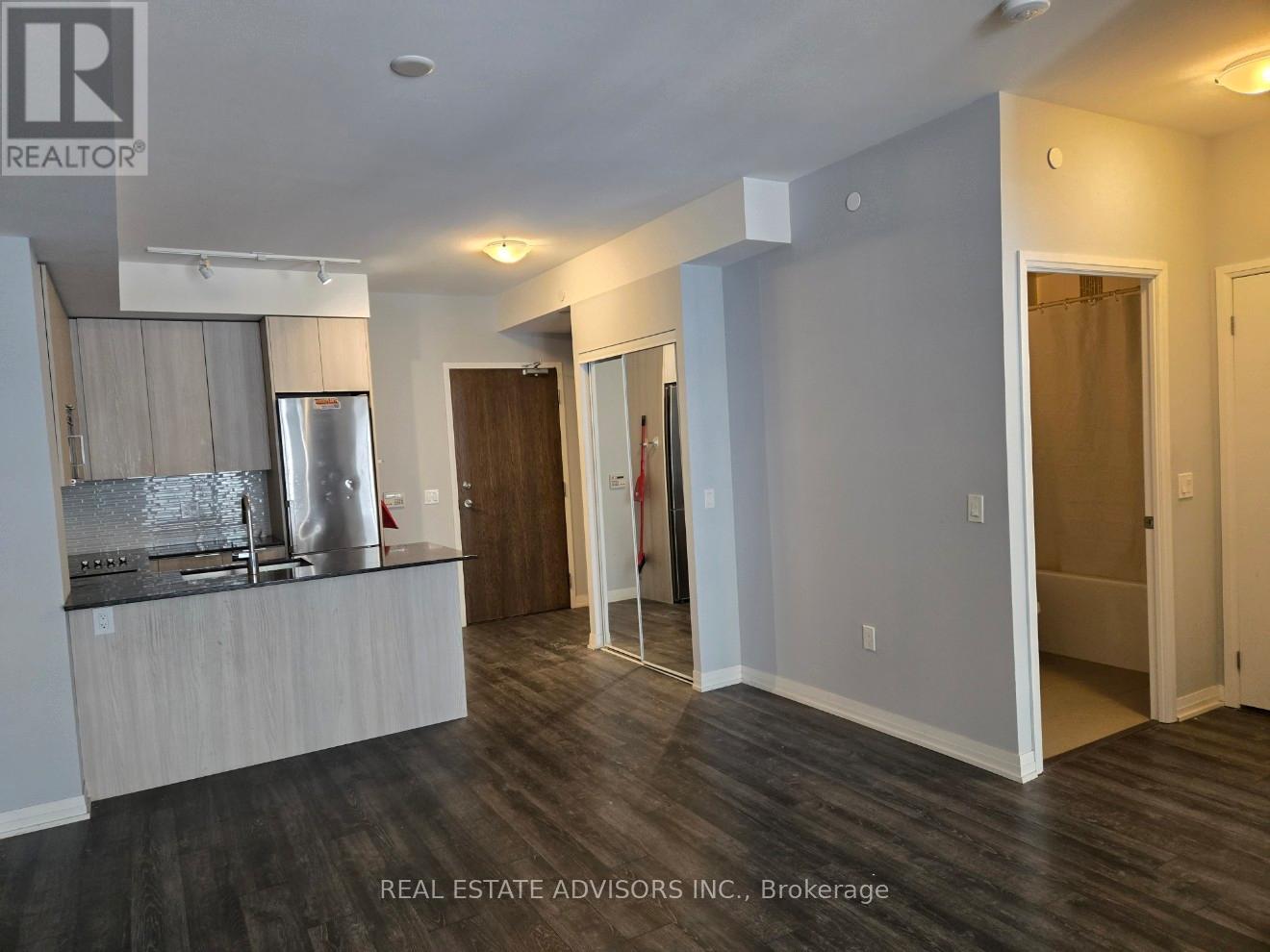 222 - 99 Eagle Rock Way, Vaughan, Ontario  L6A 5A7 - Photo 2 - N12762920