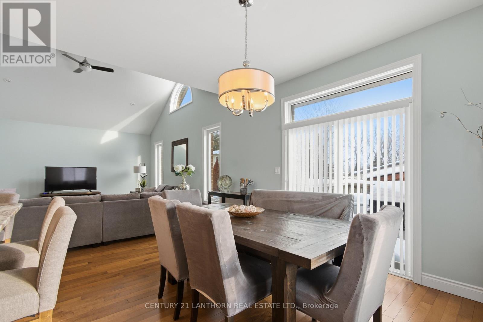 2 Stonecrest Boulevard, Quinte West (Sidney Ward), Ontario  K8R 0A2 - Photo 11 - X12770504