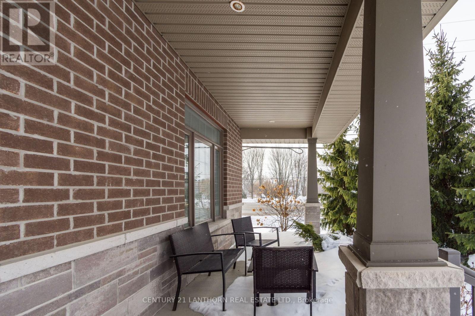 2 Stonecrest Boulevard, Quinte West (Sidney Ward), Ontario  K8R 0A2 - Photo 3 - X12770504