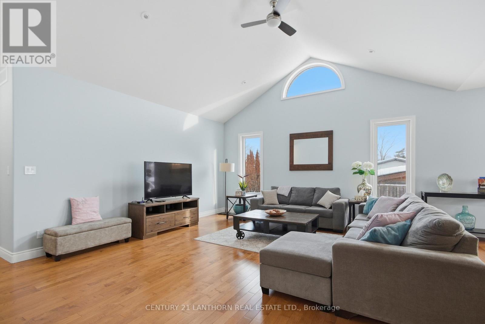 2 Stonecrest Boulevard, Quinte West (Sidney Ward), Ontario  K8R 0A2 - Photo 6 - X12770504