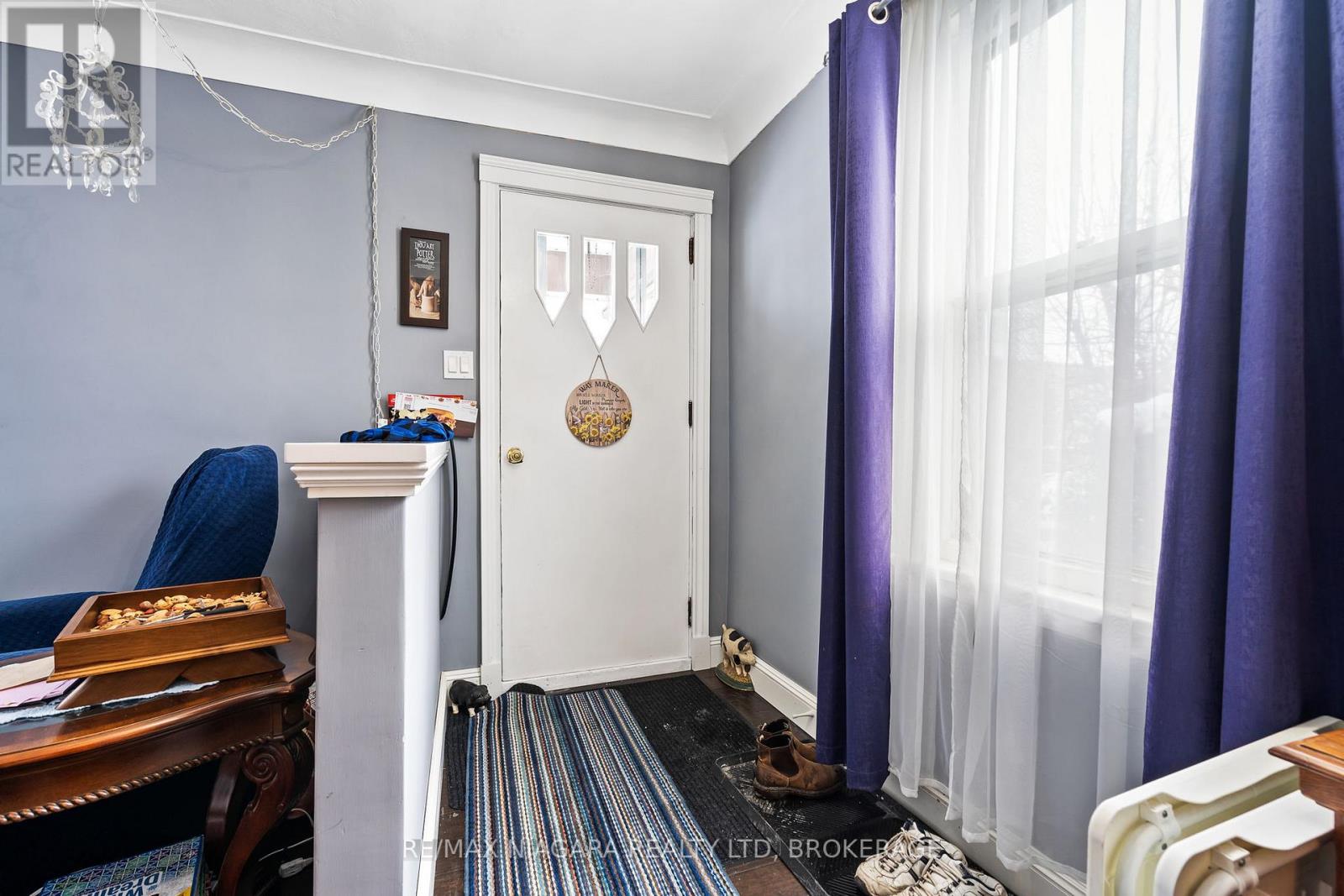 11 Cleveland Street, Thorold (Thorold Downtown), Ontario  L2V 3K3 - Photo 5 - X12770514