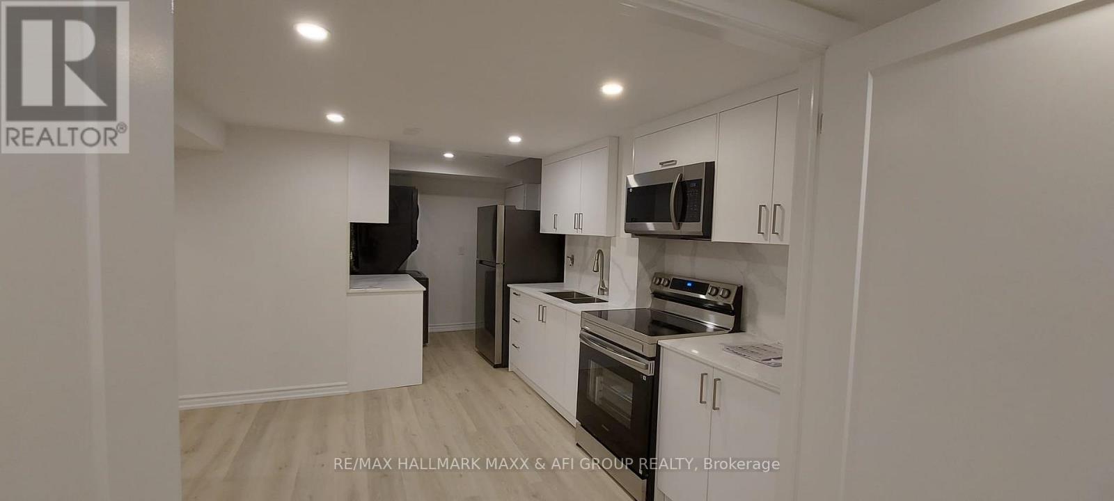 Lower - 568 Brownridge Drive, Vaughan, Ontario  L4J 6B5 - Photo 9 - N12770290