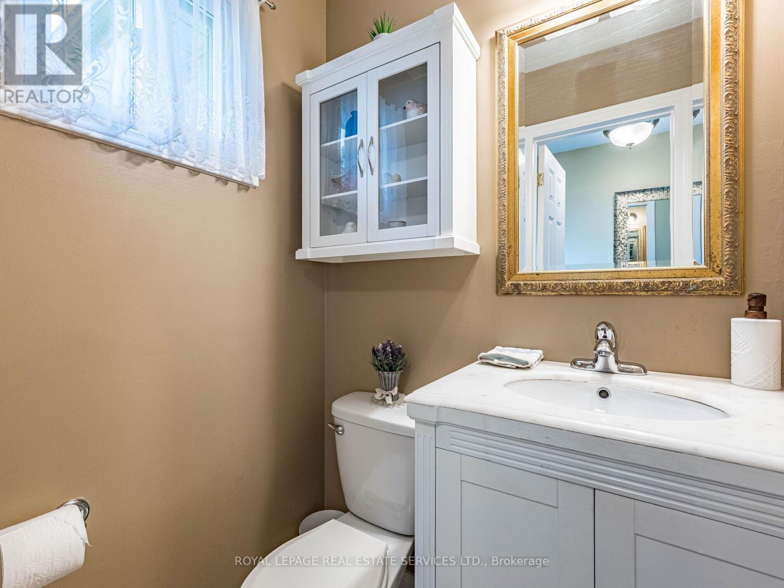 77 Martindale Crescent, Brampton, Ontario  L6X 2T8 - Photo 9 - W12425752