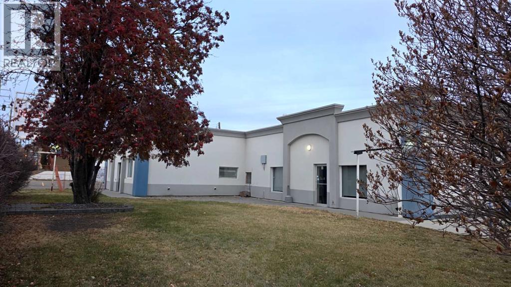 5414 43 Street, Red Deer, Alberta  T4N 1C9 - Photo 2 - A2268152