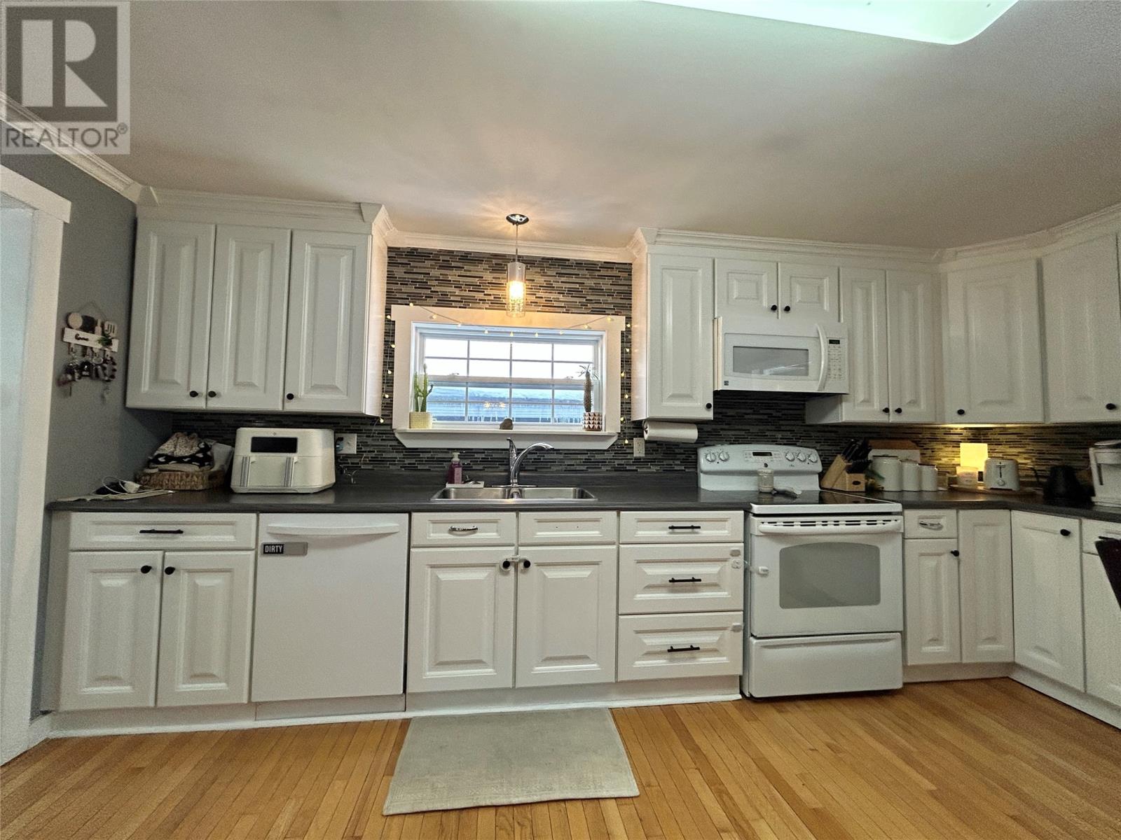 40 Coronation Street, Grand Falls-Windsor, Newfoundland & Labrador  A2B 1E2 - Photo 2 - 1294398