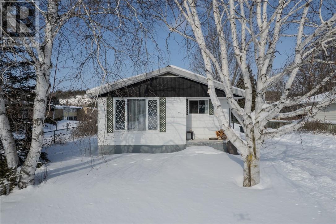 4 Minto Street, Webbwood, Ontario  P0P 2G0 - Photo 2 - 2126372