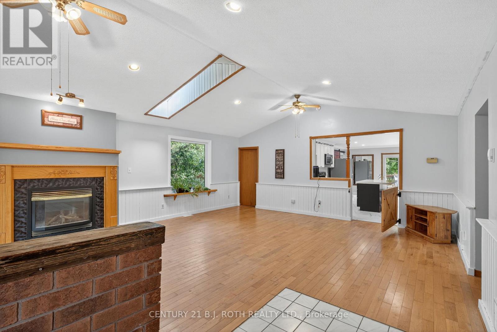 281 Harvie Road, Barrie (Holly), Ontario  L4N 8J5 - Photo 10 - S12770490