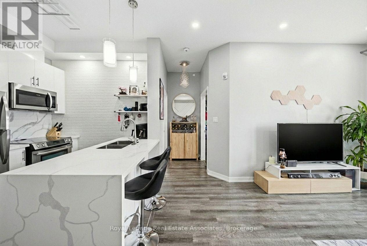 125 Shoreview Place, Hamilton (Lakeshore), Ontario  L8E 0K3 - Photo 3 - X12770486