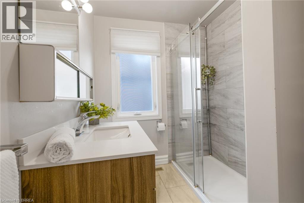 52 Charing Cross Street, Brantford, Ontario  N3R 2H3 - Photo 14 - 40802739