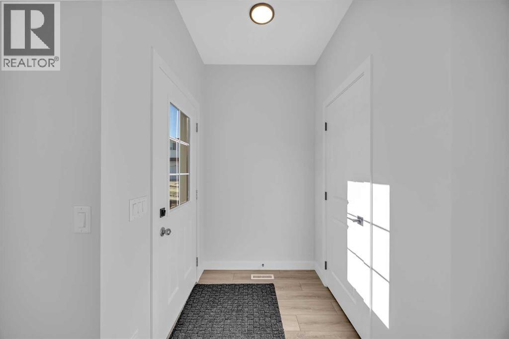 26 Versant Path Sw, Calgary, Alberta  T2Y 0Z4 - Photo 3 - A2284789