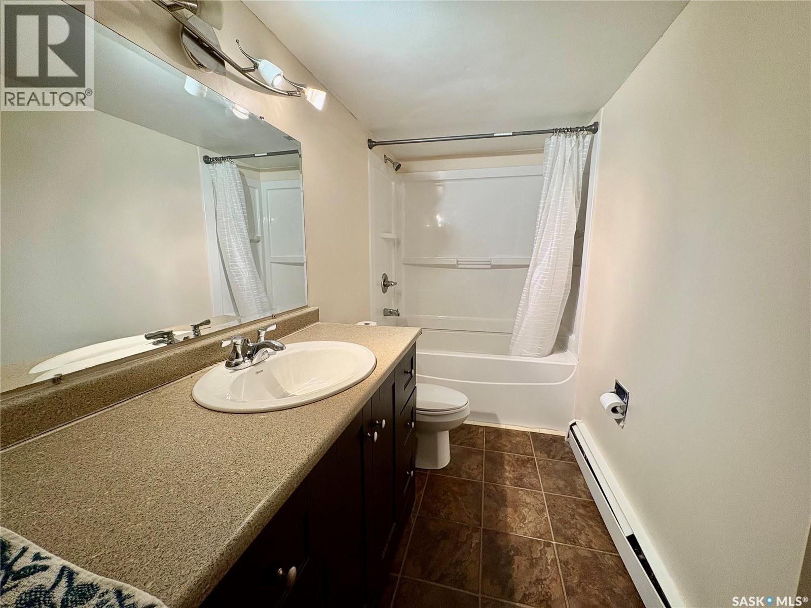 23 27 Centennial Street, Regina, Saskatchewan  S4S 6P9 - Photo 5 - SK028121