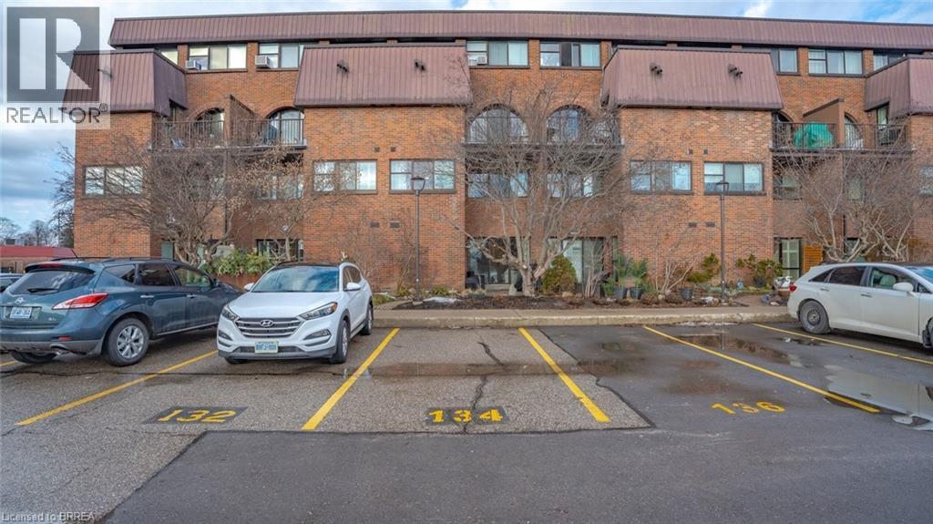 36 Hayhurst Road Unit# 136, Brantford, Ontario  N3R 6Y9 - Photo 1 - 40803822