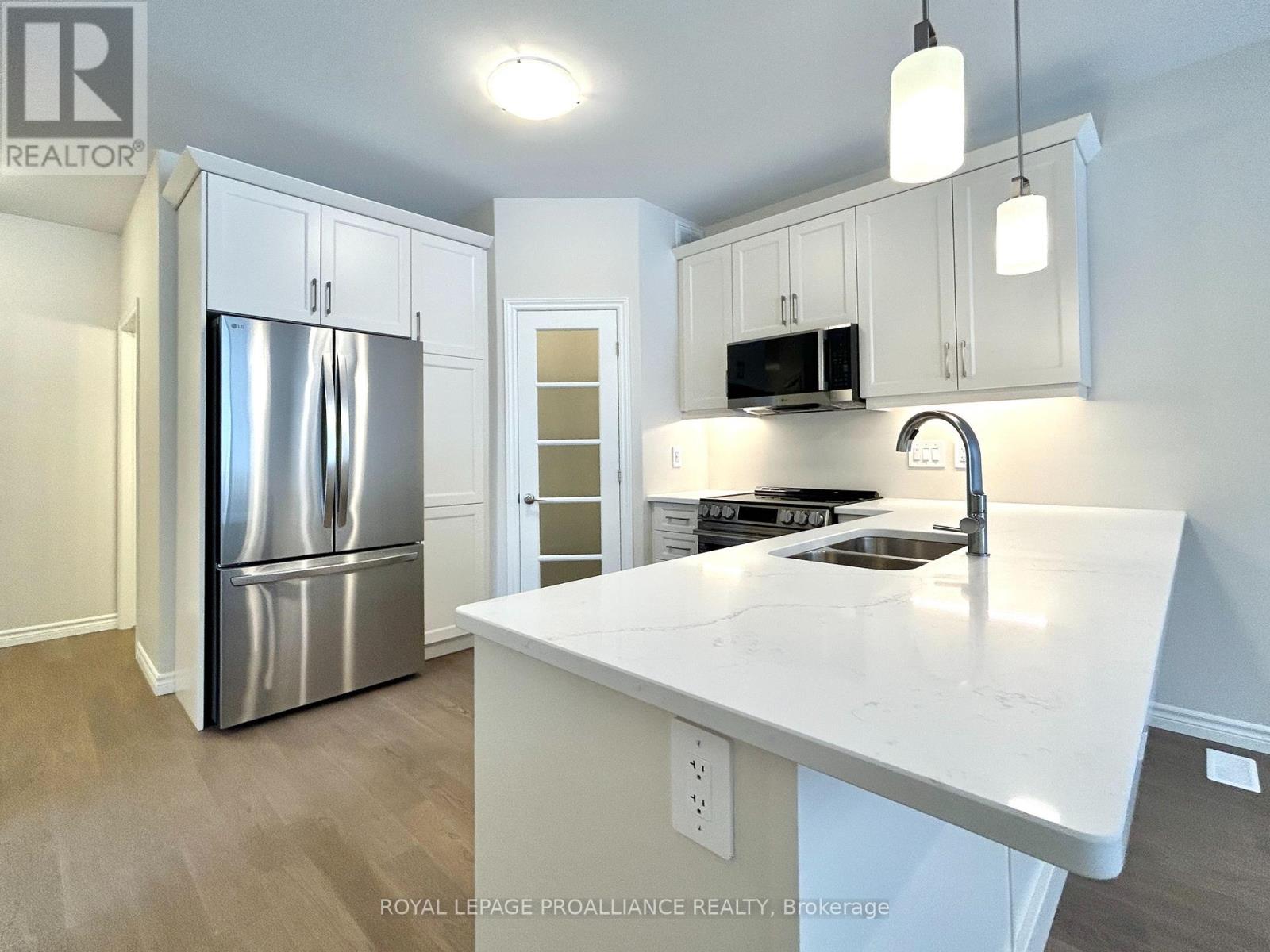 19 - 99 Cloverleaf Drive, Belleville (Thurlow Ward), Ontario  K8N 4Z5 - Photo 6 - X12770572