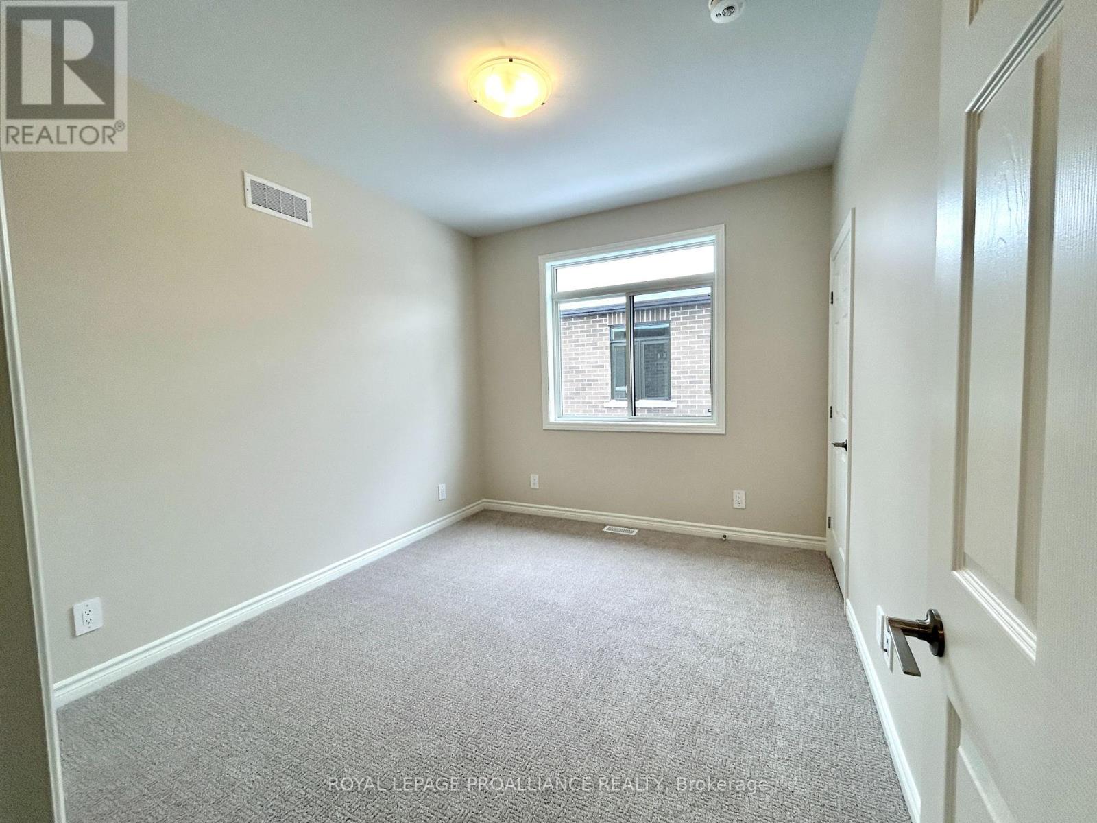 19 - 99 Cloverleaf Drive, Belleville (Thurlow Ward), Ontario  K8N 4Z5 - Photo 8 - X12770572