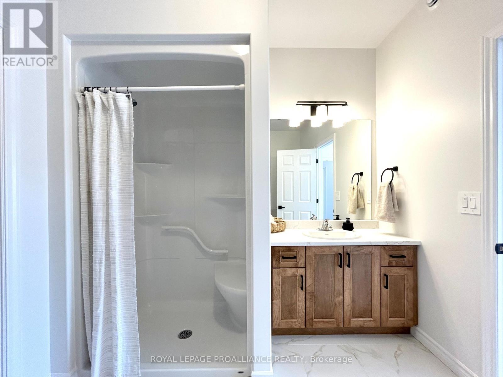 81 Athabaska Drive, Belleville (Thurlow Ward), Ontario  K8N 0T1 - Photo 14 - X12770600